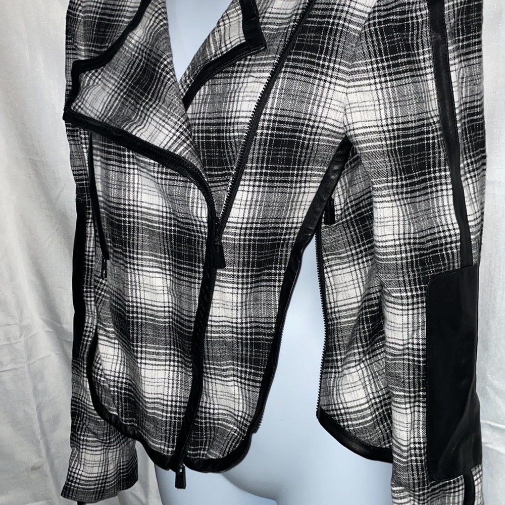 Styles Blazer - image 4